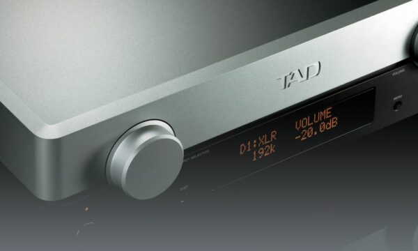 TAD-C1000 Evolution Preamplifier – Image 2