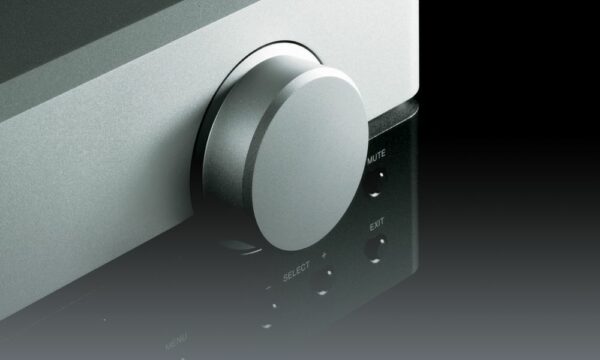 TAD-C1000 Evolution Preamplifier – Image 3